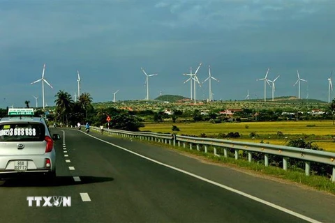Hệ thống điện gió trên địa bàn tỉnh Ninh Thuận. ﻿(Ảnh: Ngọc Hà/TTXVN)