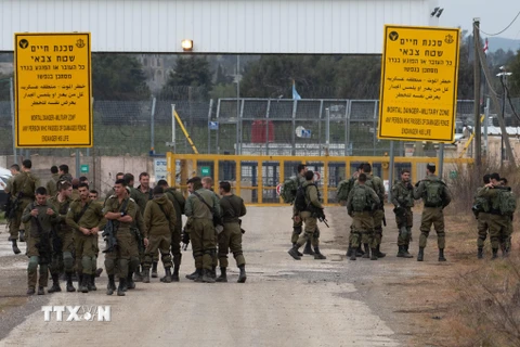 Binh sỹ Israel được triển khai tại cửa khẩu Quneitra ở Cao nguyên Golan do Israel chiếm đóng, ngày 23/3/2019. (Ảnh: THX/TTXVN)