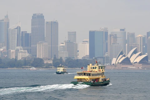 Khói mù ô nhiễm bao phủ bầu trời tại Sydney, Australia. (Ảnh: AFP/ TTXVN)