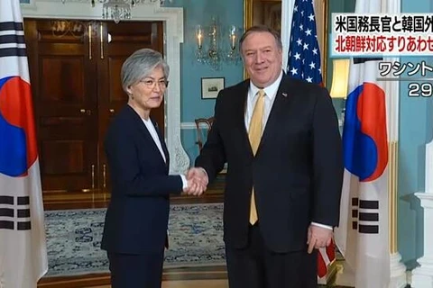 Ngoại trưởng Hàn Quốc Kang Kyung-wha và người đồng cấp Mỹ Mike Pompeo tại thủ đô Washington. (Nguồn: www3.nhk.or.jp)