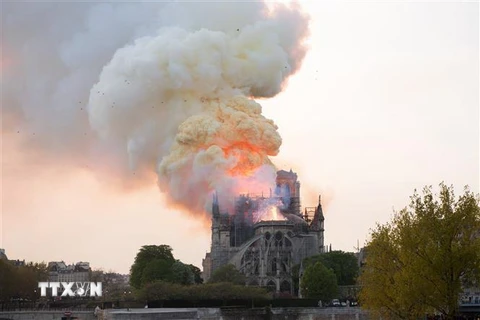[Video] Cảnh trùng tu Nhà thờ Đức Bà Paris vài ngày trước vụ hỏa hoạn