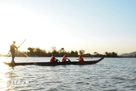 [Photo] Khám phá Hồ Lắk - hồ nước ngọt tự nhiên lớn thứ 2 Việt Nam