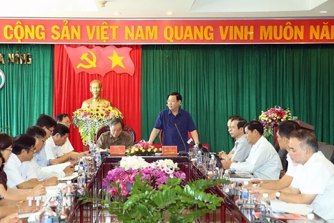 Phó Thủ tướng Chính phủ Vương Đình Huệ phát biểu tại buổi làm việc. (Ảnh: Ngọc Minh/TTXVN)