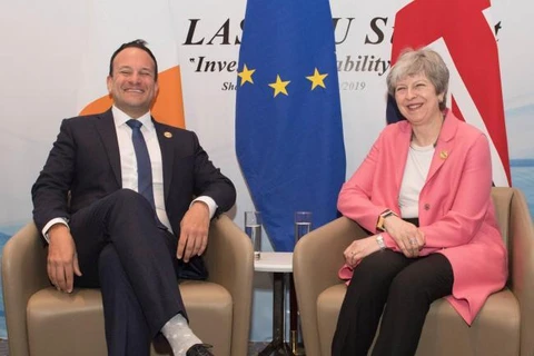 Thủ tướng Leo Varadkar và người đồng cấp Anh Theresa May. (Nguồn: westerntelegraph.co.uk)