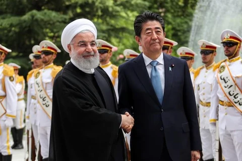 Thủ tướng Nhật Bản Shinzo Abe và Tổng thống Iran Hassan Rouhani. (Nguồn: Reuters)