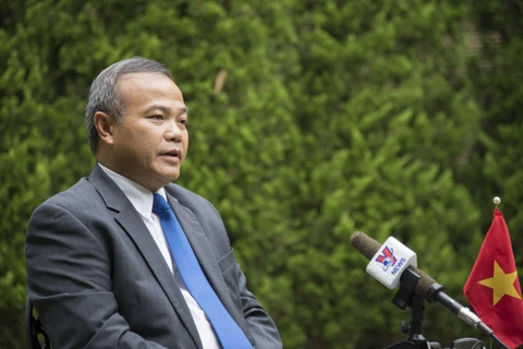 Đại sứ Việt Nam tại Nhật Bản Vũ Hồng Nam trả lời phỏng vấn phóng viên TTXVN. (Ảnh: Thành Hữu/TTXVN)