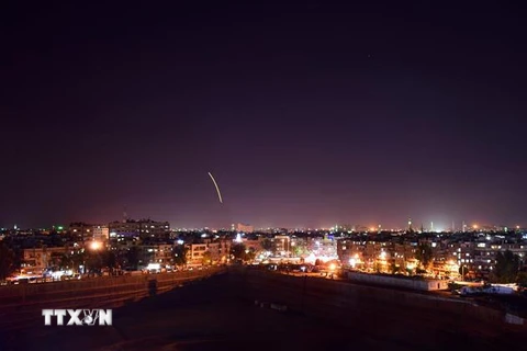 Hệ thống phòng không Syria đánh chặn thành công tên lửa Israel nhằm vào sân bay quốc tế thủ đô Damascus ngày 15/9/2018. (Ảnh: AFP/TTXVN)