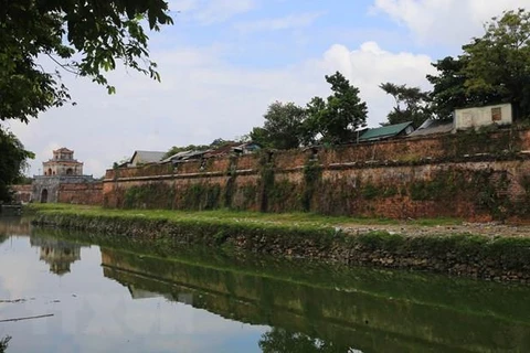 Nhà dân trên khu vực 1 di tích Kinh thành Huế. (Ảnh: Hồ Cầu/TTXVN)