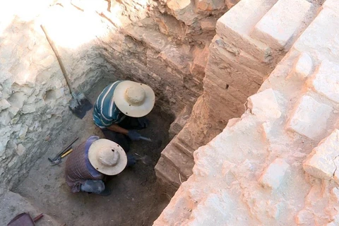 Dấu ấn công trình tháp Chăm bằng gạch được các nhà khảo cổ học phát hiện. (Ảnh: Xuân Triệu/TTXVN)