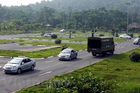 Sa hình sát hạch thực hành của một trung tâm đào tạo, sát hạch lái xe. (Ảnh: Huy Hùng/Vietnam+)