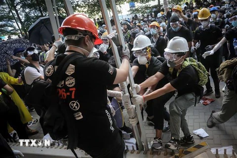 Những người biểu tình Hong Kong. (Ảnh: AFP/TTXVN)