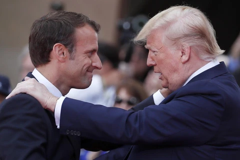 Tổng thống Pháp Emmanuel Macron và người đồng cấp Mỹ Donald Trump. (Nguồn: AP)