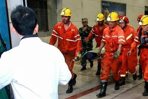 Nạn nhân bị thương trong một vụ sập hầm mỏ. (Nguồn: AFP)