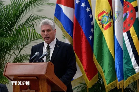 Chủ tịch Cuba Miguel Diaz-Canel phát biểu tại một hội nghị ở La Habana, Cuba. (Ảnh: AFP/TTXVN)