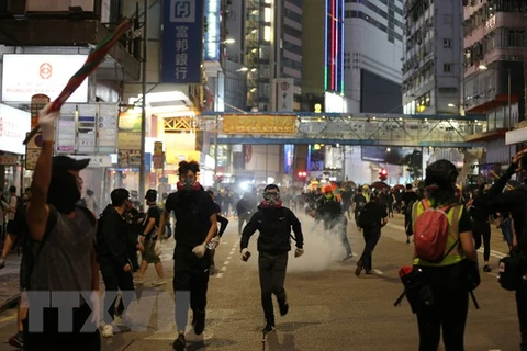 Người biểu tình quá khích tại Hong Kong ngày 2/11/2019. (Nguồn: THX/TTXVN)
