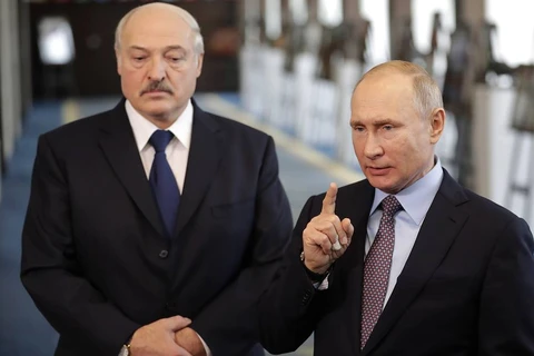 Tổng thống Nga Vladimir Putin và người đồng cấp Belarus Alexander Lukashenko. (Nguồn: TASS)
