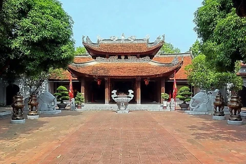 [Video] Đến đền Đô ngắm bức chiếu bằng gốm lớn nhất Việt Nam