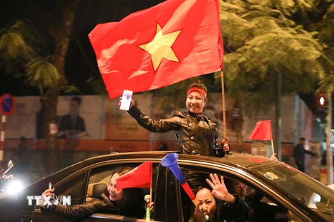 [Photo] Người Hà Nội chúc mừng U22 Việt Nam vào chung kết bóng đá nam