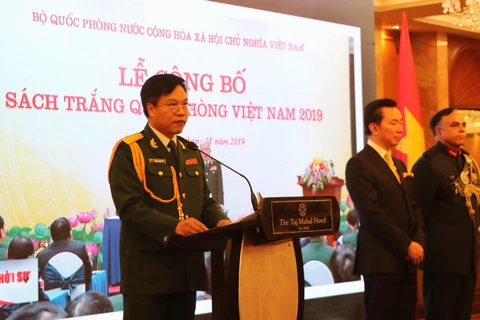 Đại tá Nguyễn Quang Chiến - Tùy viên Quốc phòng Việt Nam tại Ấn Độ phát biểu tại buổi lễ. (Ảnh; Huy Lê/TTXVN)