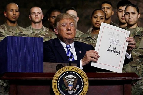 Tổng thống Donald Trump đã ký ban hành Đạo luật chi tiêu quốc phòng Mỹ 2020. (Ảnh minh họa. Nguồn: Reuters)