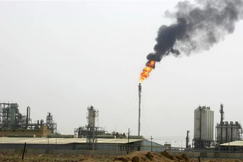 Một cơ sở lọc dầu ở Shuaiba, Iraq. (Ảnh: AFP/TTXVN)