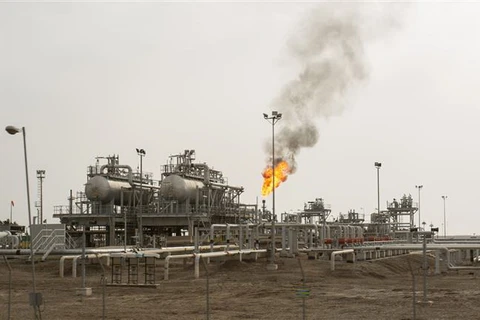 Một cơ sở lọc dầu ở Basra, Iraq. (Ảnh: AFP/TTXVN)