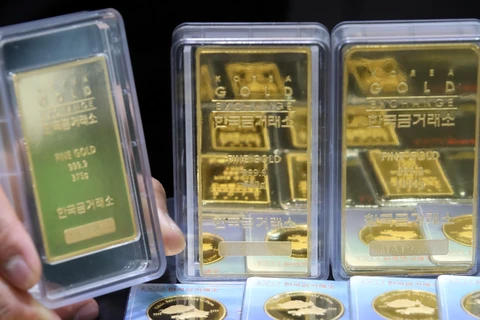 Vàng miếng tại Sàn giao dịch chứng khoán Seoul, Hàn Quốc. (Ảnh: Yonhap/TTXVN)