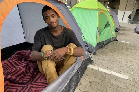 [Photo] Người vô gia cư Nam Phi trong 10 ngày đầu phong tỏa do dịch