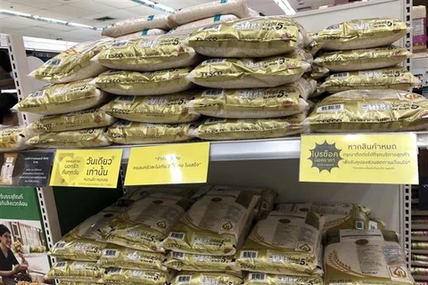 Gạo Thái Lan được bày bán trong các siêu thị tại thủ đô Bangkok. (Ảnh: Ngọc Quang/TTXVN)