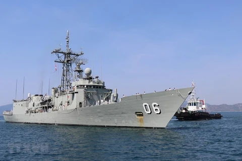 Tàu hải quân Hoàng gia Australia HMAS Newcastle cập cảnh Cam Ranh, Việt Nam năm 2019. (Ảnh: Tiên Minh/TTXVN)