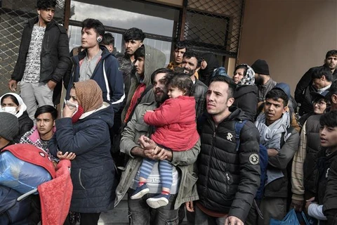 Người tị nạn trên đảo Lesbos, Hy Lạp. (Ảnh: AFP/TTXVN)