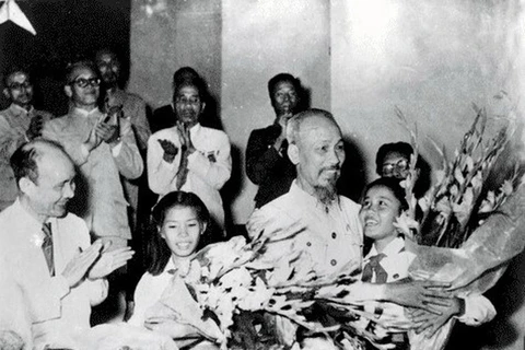 Chủ tịch Hồ Chí Minh tại Đại hội thành lập Mặt trận Tổ quốc Việt Nam, tổ chức tại Hà Nội, tháng 9/1955. (Ảnh: Tư liệu TTXVN)