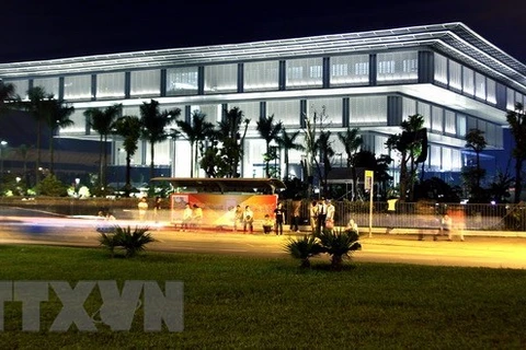 Bảo tàng Hà Nội nhìn từ đường Phạm Hùng. (Ảnh: Thế Duyệt/TTXVN)