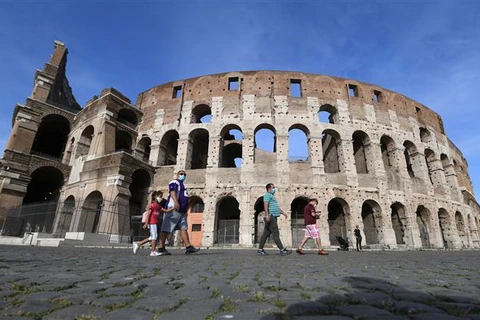 Đấu trường La Mã ở Rome, Italy ngày 8/5/2020. (Ảnh: THX/TTXVN)