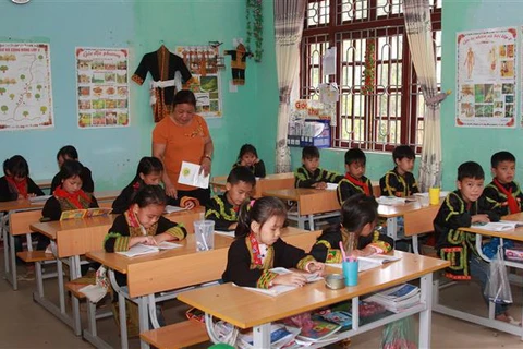 Học sinh tại trường dân tộc bán trú ở xã Công Sơn, huyện Lộc Bình, Lạng Sơn. (Ảnh: Quang Duy/TTXVN)