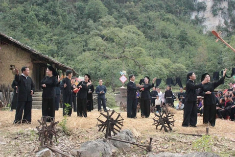 Bảo tồn và phát huy điệu lượn Slương của người Tày ở Cao Bằng