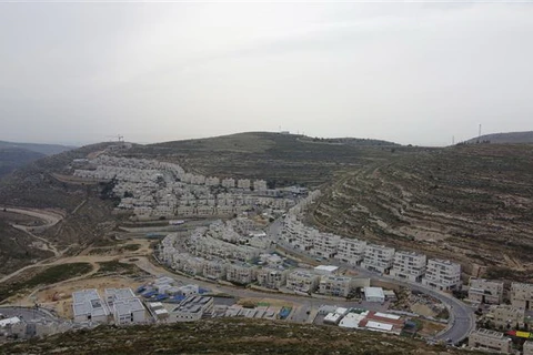 Toàn cảnh khu định cư Do Thái ở Givat Zeev, gần thành phố Ramallah ở Khu Bờ Tây do Israel chiếm đóng. (Ảnh: AFP/TTXVN)