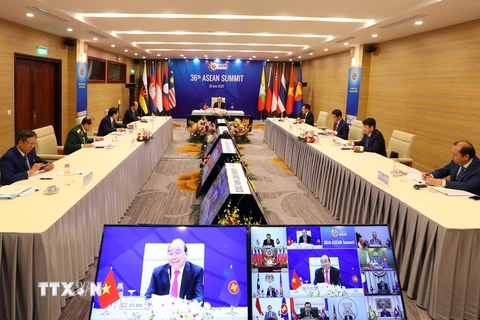 Thủ tướng Nguyễn Xuân Phúc, Chủ tịch ASEAN 2020 phát biểu tại Lễ khai mạc Hội nghị Cấp cao ASEAN lần thứ 36. (Ảnh: Thống Nhất/TTXVN)