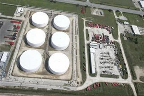 Một cơ sở lọc dầu của Mỹ ở Houston, bang Texas. (Ảnh: AFP/TTXVN)