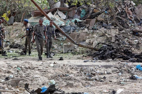 Hiện trường một vụ đánh bom ở Mogadishu, Somalia. (Nguồn: Reuters)