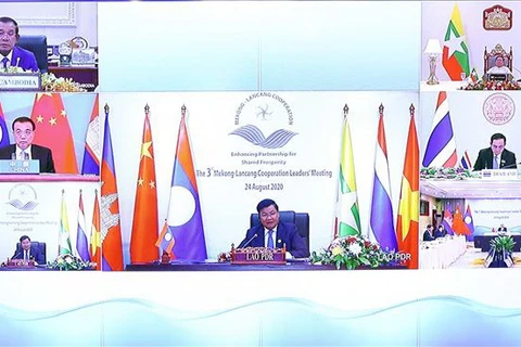 Thủ tướng Lào Thongloun Sisoulith phát biểu tại hội nghị. (Ảnh: Thống Nhất/TTXVN)