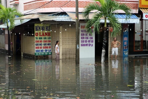 [Photo] Bão số 5 gây mưa gió lớn, làm ngập nước nhiều tỉnh
