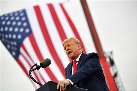 Tổng thống Mỹ Donald Trump phát biểu trong chiến dịch vận động tranh cử. (Ảnh: AFP/TTXVN)
