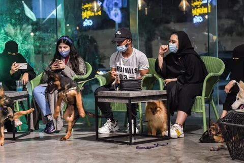 [Photo] Quán càphê đầu tiên dành cho chó tại Saudi Arabia