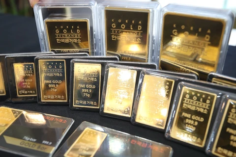 Vàng miếng được bày bán tại Sàn giao dịch vàng ở Seoul, Hàn Quốc. (Ảnh: Yonhap/TTXVN)
