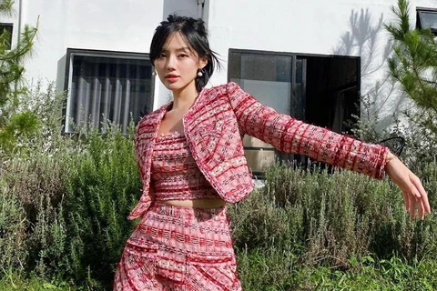 Trang phục matchy-matchy càn quét street style của mỹ nhân Việt