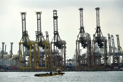 Quang cảnh cảng hàng hóa Tanjong Pagar ở Singapore. (Ảnh: AFP/TTXVN)