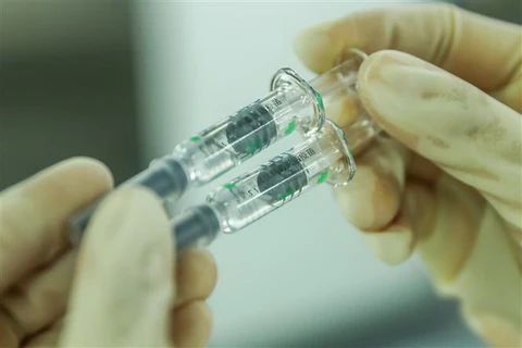 Vắcxin phòng bệnh viêm đường hô hấp cấp COVID-19 của Trung Quốc. (Ảnh: THX/TTXVN)