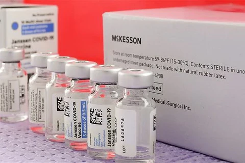 Vaccine ngừa COVID-19 của hãng Johnson & Johnson (Mỹ). (Ảnh: AFP/TTXVN)