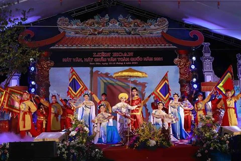 Một tiết mục hát văn của Trung tâm văn hóa Vĩnh Phúc tại Liên hoan hát Văn, hát Chầu Văn toàn quốc năm 2021. (Ảnh: Hoàng Hùng/TTXVN)